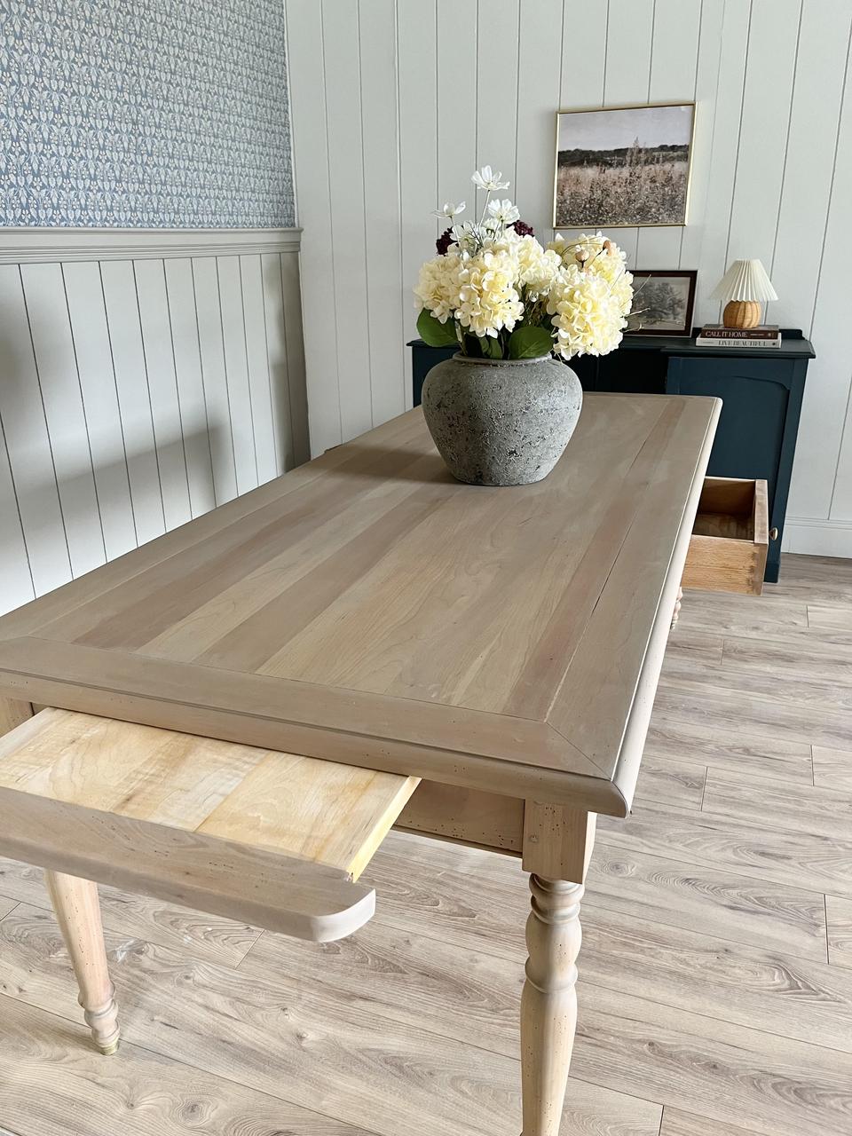Table à manger en bois massif pieds tournés 8/10 personnes
