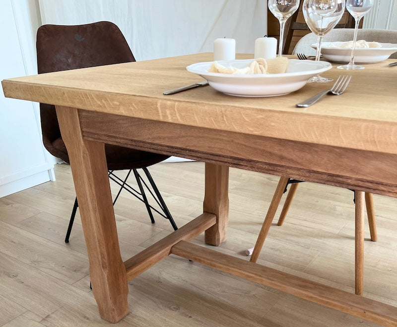 Grande table en bois 6/8 personnes
