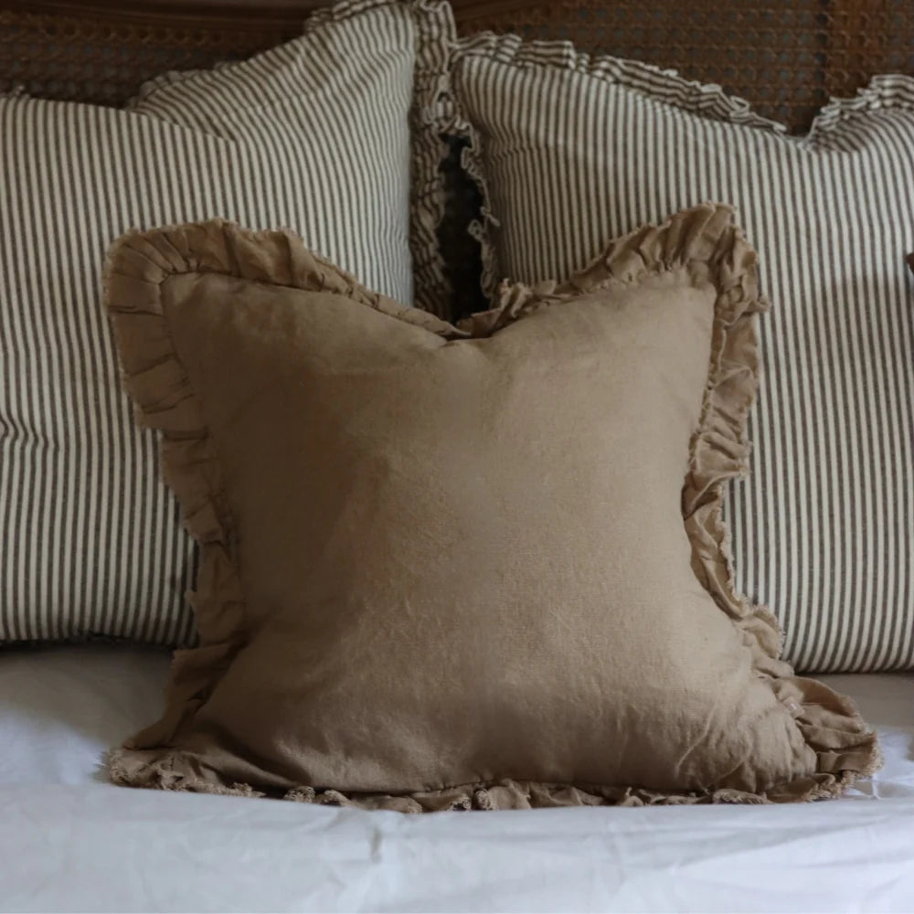 Housse de coussin en lin à volants  - brun café 45x45cm